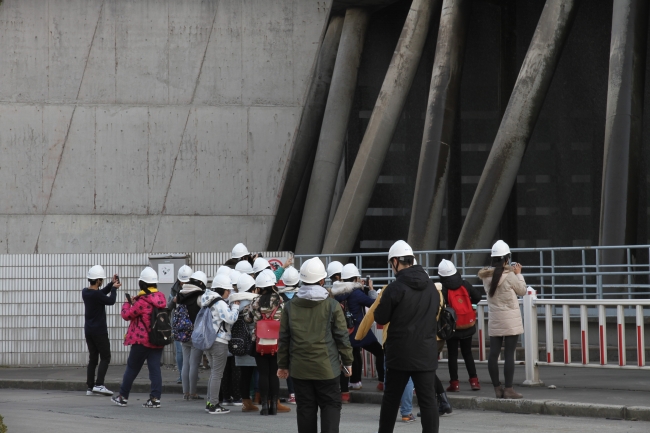 参观冷却水塔3 参观冷却水塔3